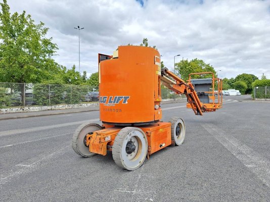 Unknown range 210 JLG E300AJP