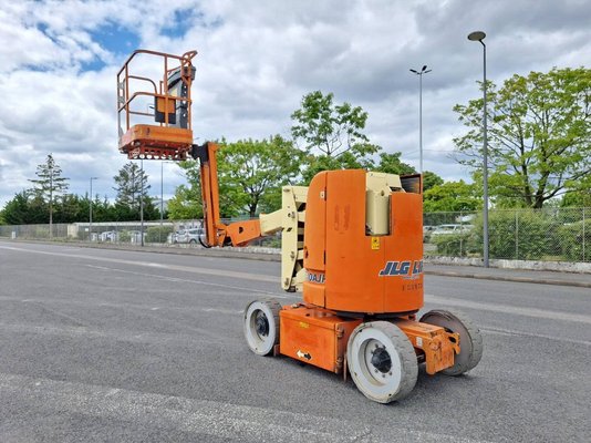 Unknown range 210 JLG E300AJP