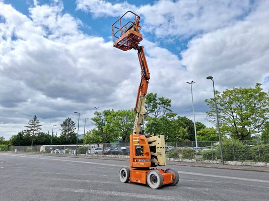 Unknown range 210 JLG E300AJP