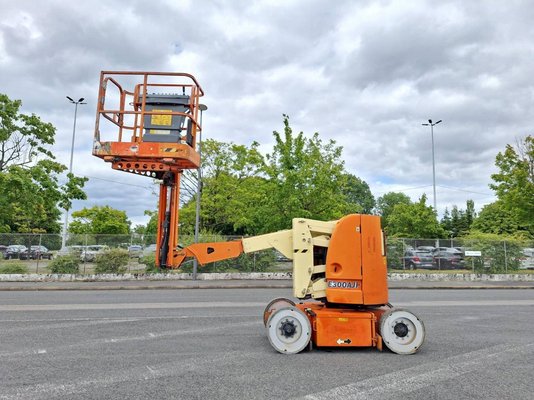 Unknown range 210 JLG E300AJP