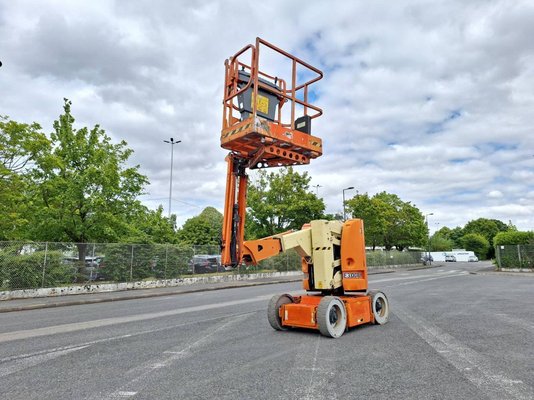 Unknown range 210 JLG E300AJP