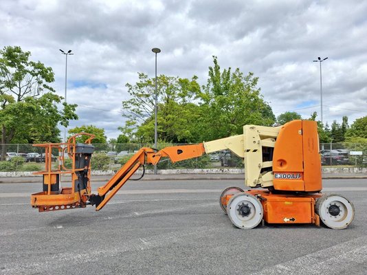 Unknown range 210 JLG E300AJP