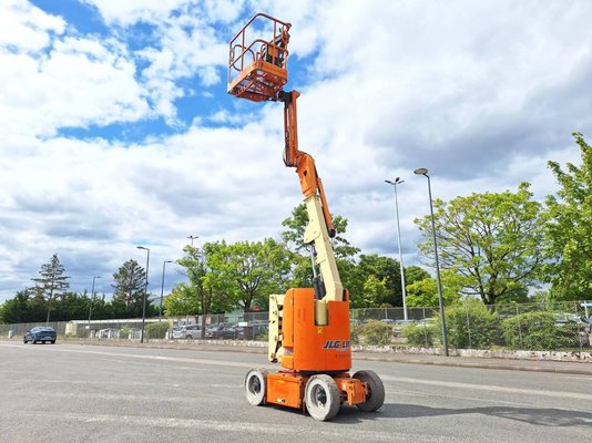 Unknown range 210 JLG E300AJP