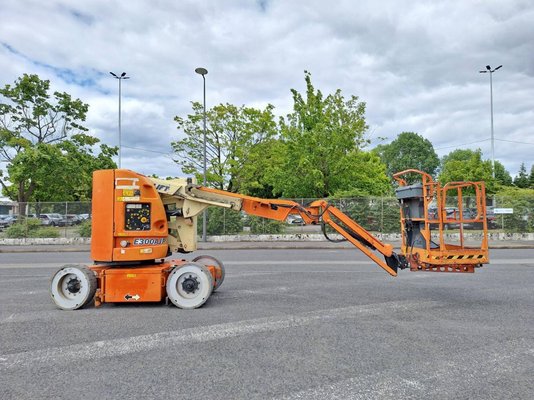 Unknown range 210 JLG E300AJP