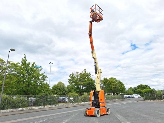 Unknown range 210 JLG E300AJP