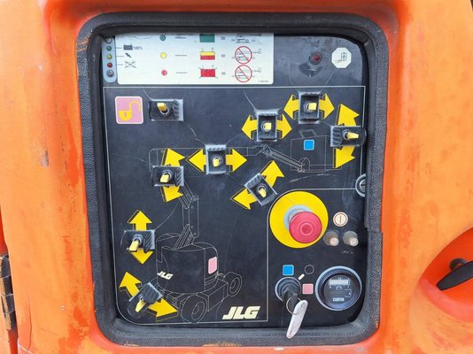 Unknown range 210 JLG E300AJP