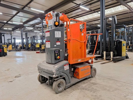 Nacelle à mât vertical électrique jusqu'à 5 mètres de hauteur de travail - image 1