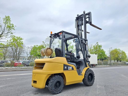 Unknown range 207 Caterpillar GP35 NTD