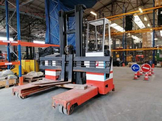 Unknown range 215 Combilift ESA30