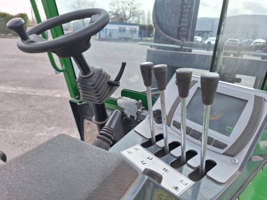 Unknown range 176 Combilift CBE2500