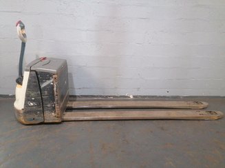 Transpalette accompagnant Crown WP3020 - 4