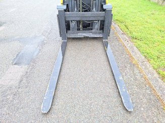 Chariot élévateur frontal 4 roues Hyster H5.5FT - 12