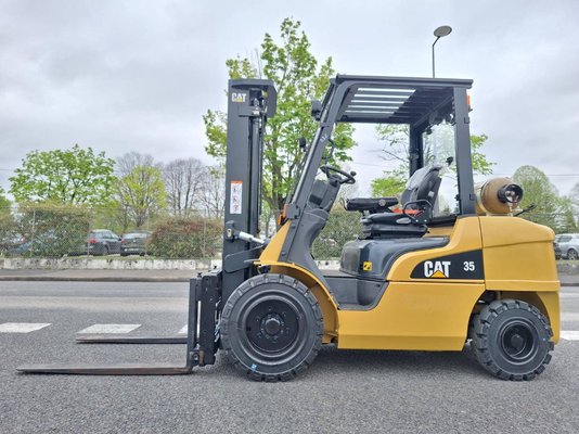 Unknown range 207 Caterpillar GP35 NTD