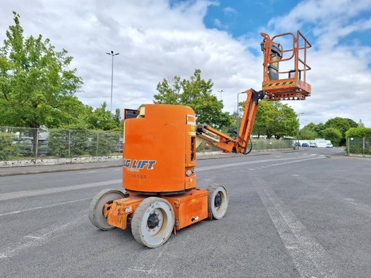 Unknown range 210 JLG E300AJP