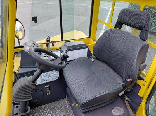 Unknown range 215 Combilift C4000