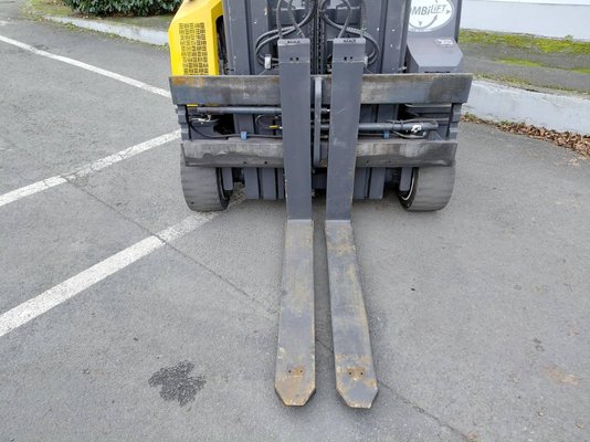 Unknown range 215 Combilift C4000